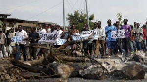 Les manifestants contre le troisième mandat de Nkurunziza dans la capitale du Burundi