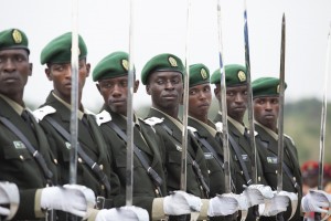 Ici de jeunes officiers rwandais.La discipline toujours à l'honneur (Photo PPU)