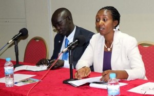 Dr Emmanuel Rudakemwa-R.M et Collette Ruhamya (à droite) de REMA (Photo REMA)