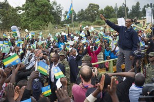 Le Président Kagame  est toujours reçu avec enthousiasme par la population (Photo PPU)