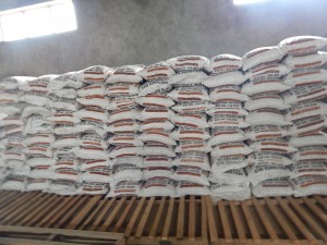 Riz décortiqué par l'usine à distribuer aux fermiers (Photo Jovin Ndayishimiye)