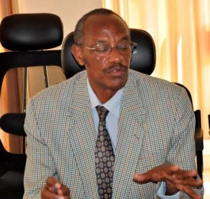 M. Modeste Nsanzabaganwa donne des explications sur les mesures prises pour protéger la langue de Kinyarwanda (Photo archives)