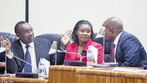 De gauche à droite, les ministre François Kanimba, Judith Uwizeye et Jean Philbert Nsengimana (Photo The New Times)