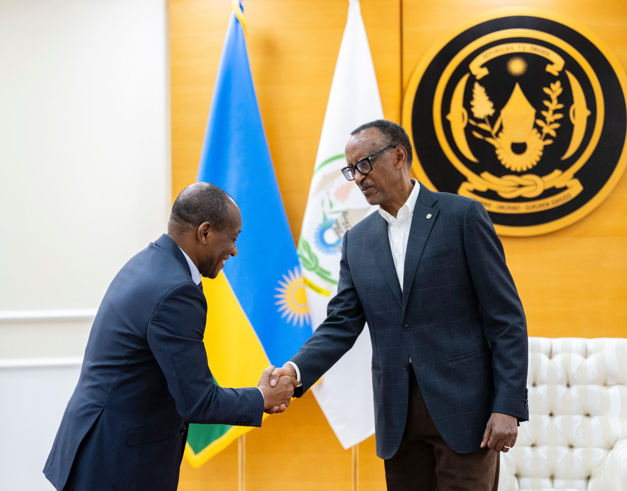 Sommet Aviation Africa 2025: Kagame reçoit Prosper Zo’o Minto’o