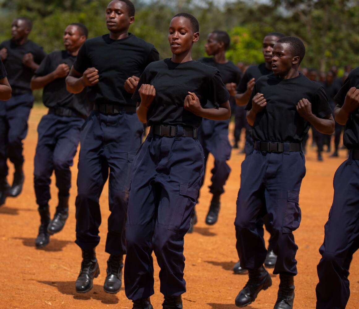 Plus de 1 600 agents achèvent une formation des Forces spéciales de la police