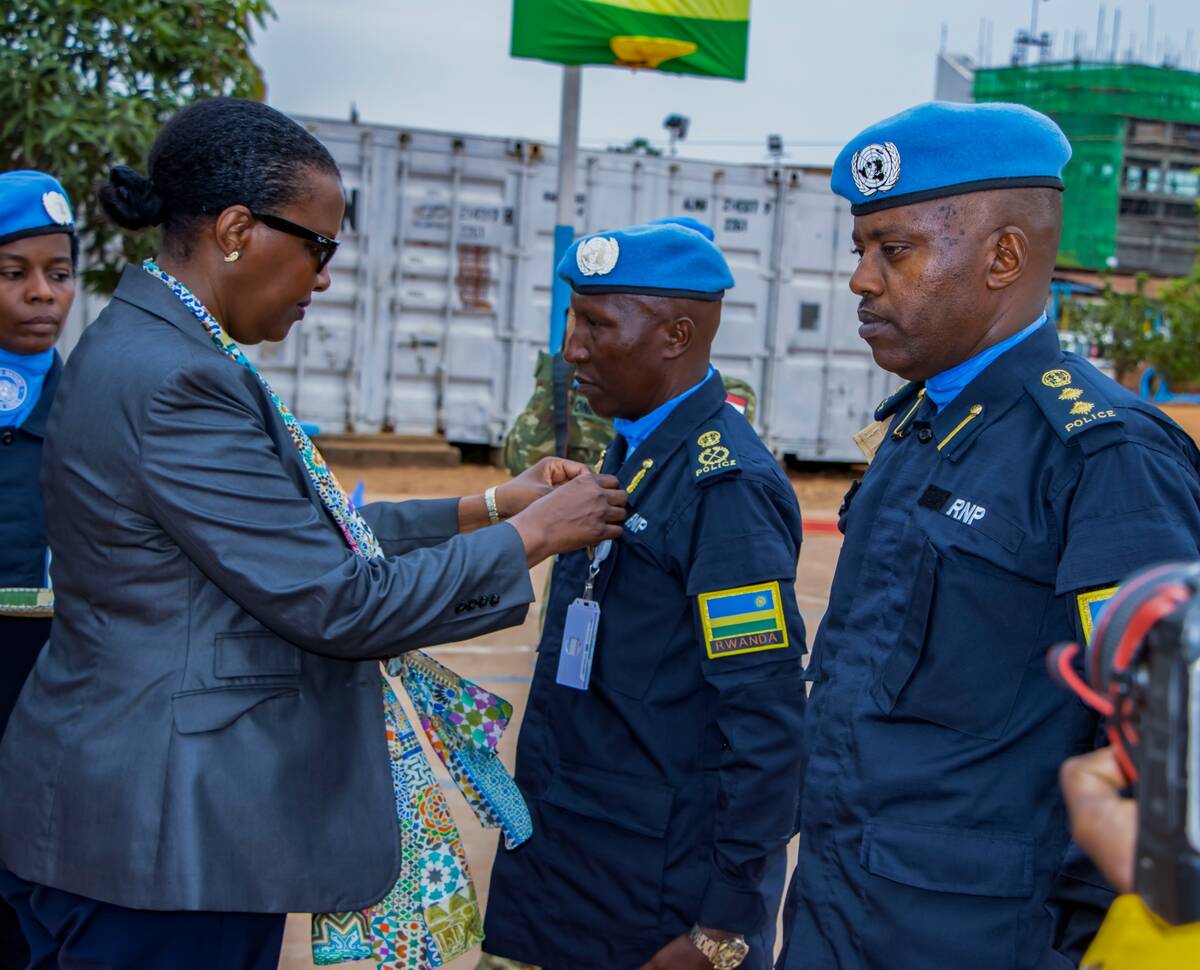 Centrafrique: des policiers rwandais de maintien de la paix décorés par l’ONU