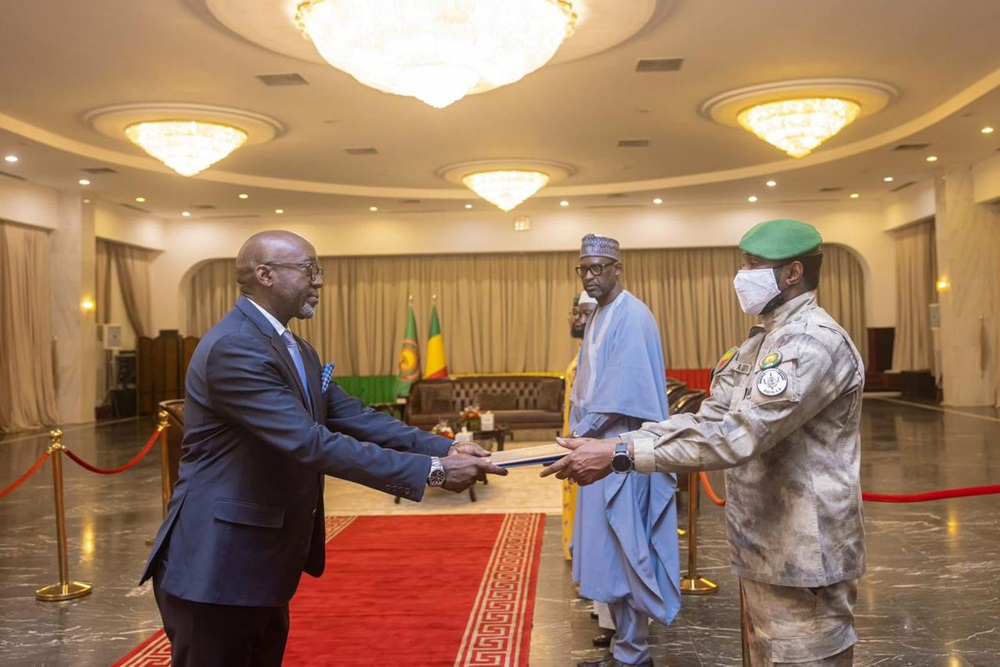 Rwanda-Mali: Festus Bizimana présente ses lettres de créance au Chef de l’Etat, Assimi Goïta