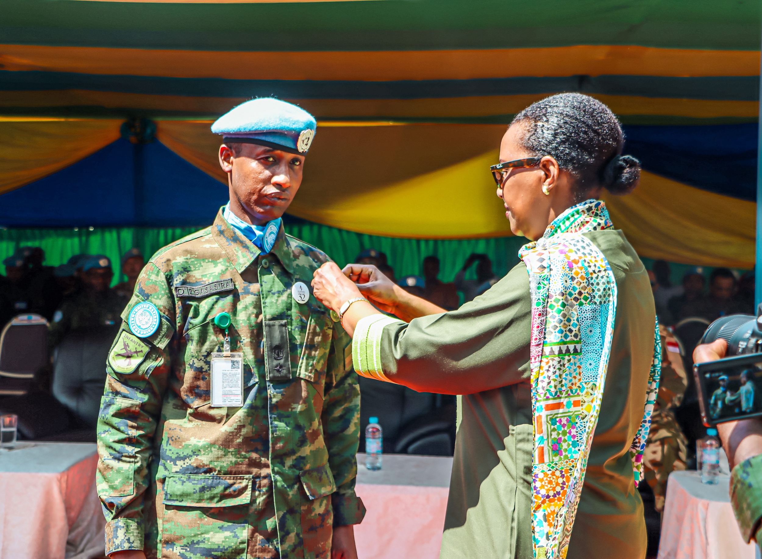‎Centrafrique: les Casques bleus rwandais décorés des médailles des Nations Unies pour leur service