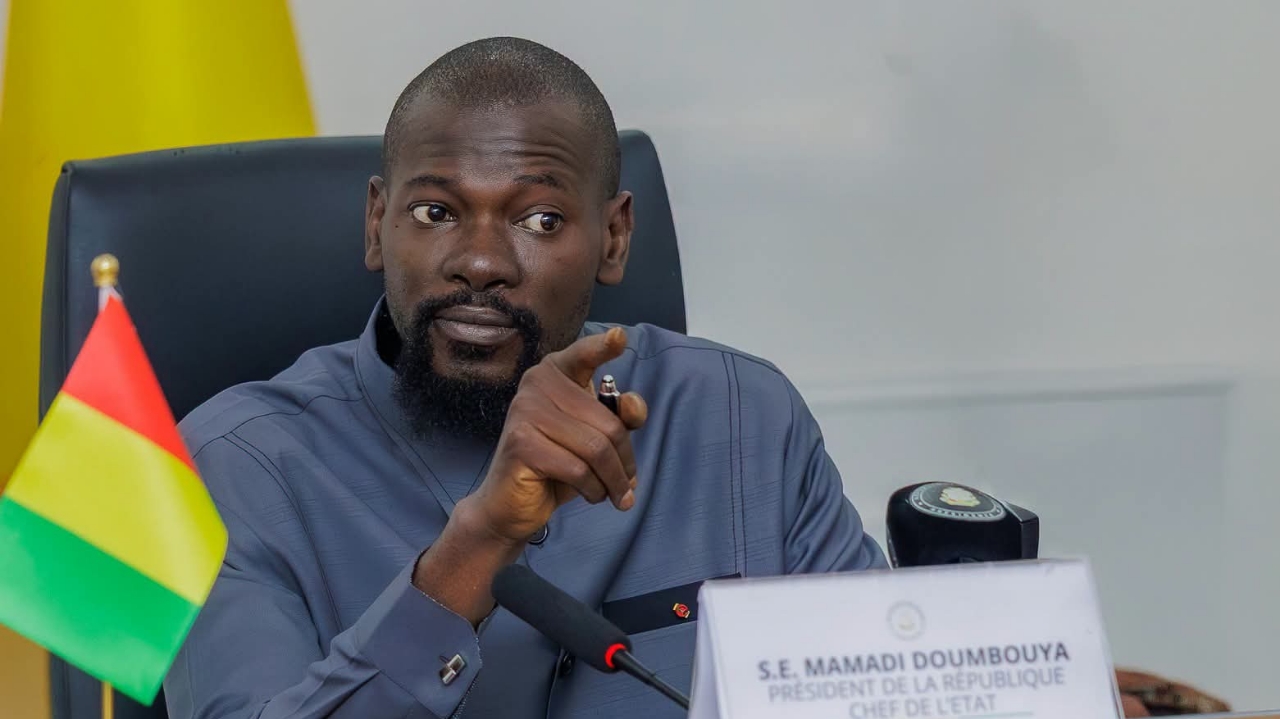 Guinée : le président Doumbouya signe la fin de l’exportation d’or brut