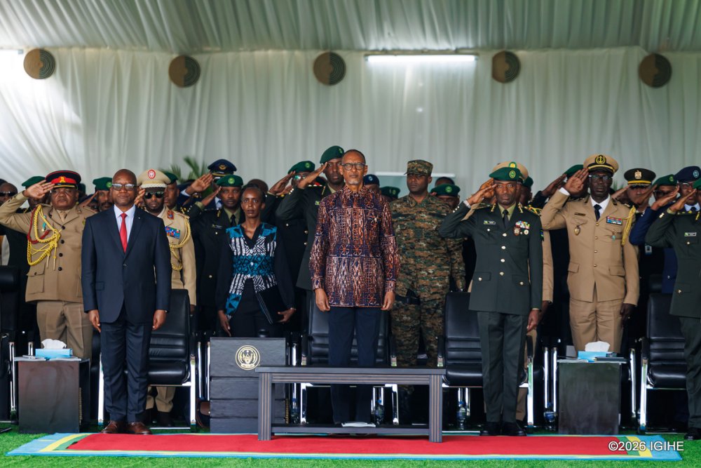 Kagame appelle les officiers supérieurs à diriger avec intégrité, courage et sens du devoir