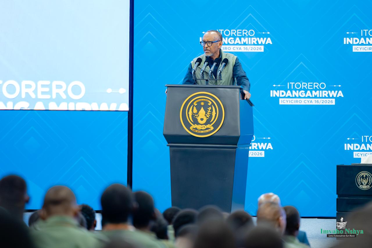 Le Président Kagame aux Indangamirwa : « La discipline vous éloigne de tout ce qui peut vous détruire »