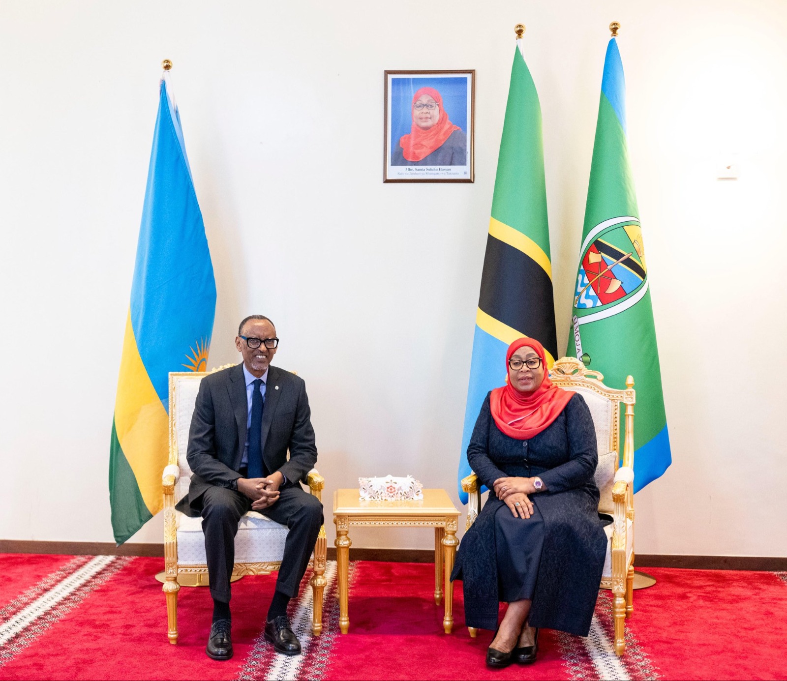 Le président Kagame présente ses condoléances à son homologue tanzanienne après le décès de son époux
