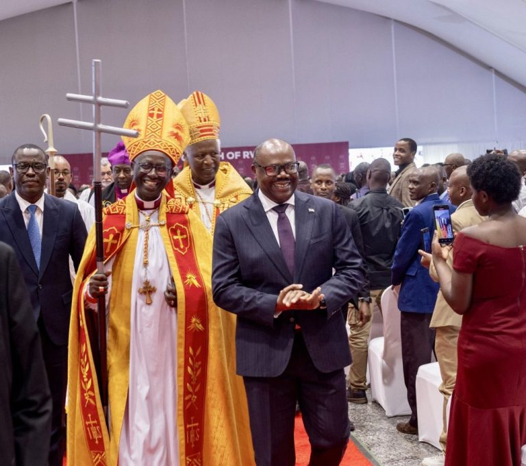 Le Premier ministre appelle les Églises à mieux préparer les futurs couples au mariage
